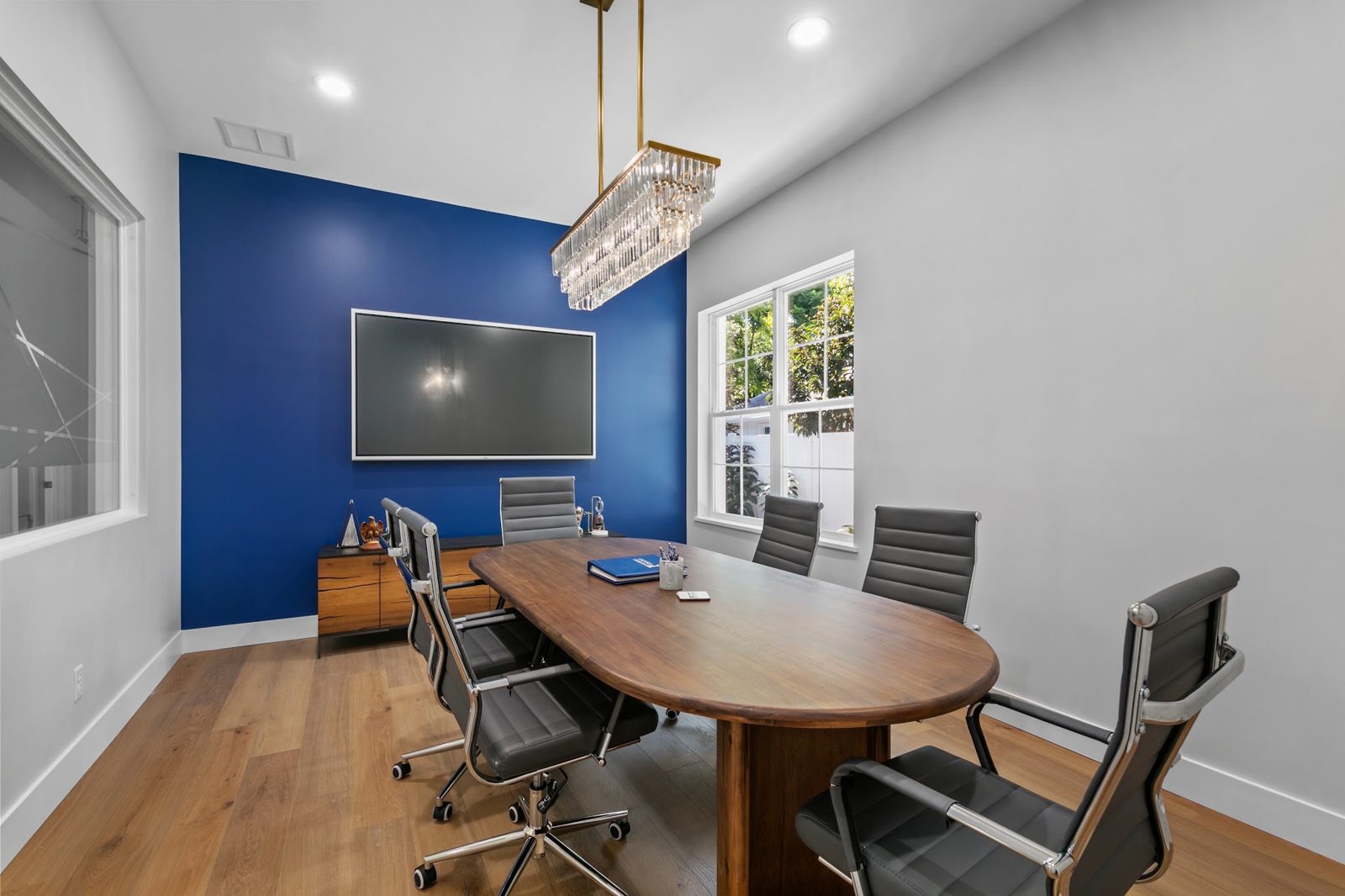 Conference room at the Oxford Advisory Group Venice, FL office